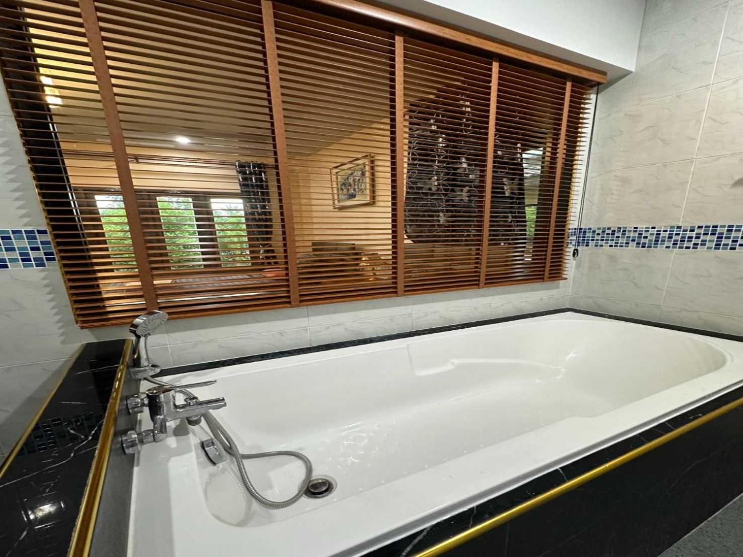 Capital O 75518 Baan Rose Resort Ao Luk Eksteriør billede