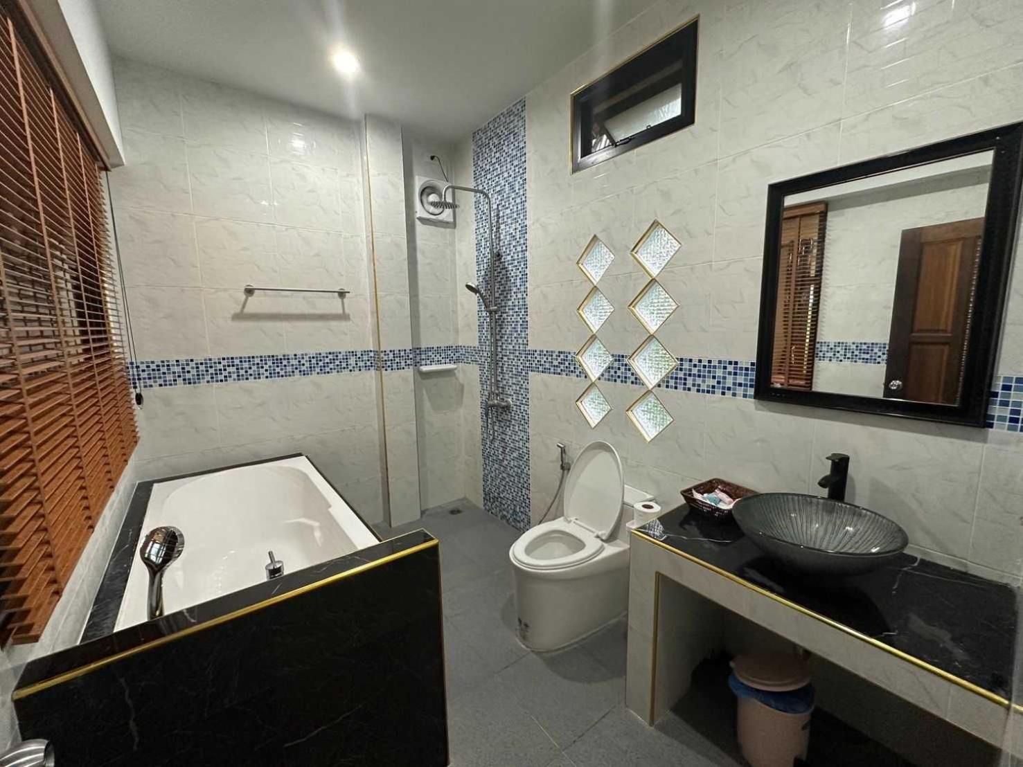 Capital O 75518 Baan Rose Resort Ao Luk Eksteriør billede