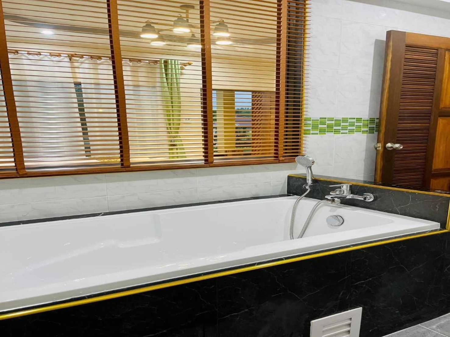 Capital O 75518 Baan Rose Resort Ao Luk Eksteriør billede