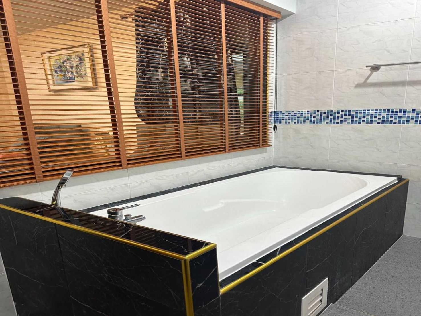 Capital O 75518 Baan Rose Resort Ao Luk Eksteriør billede