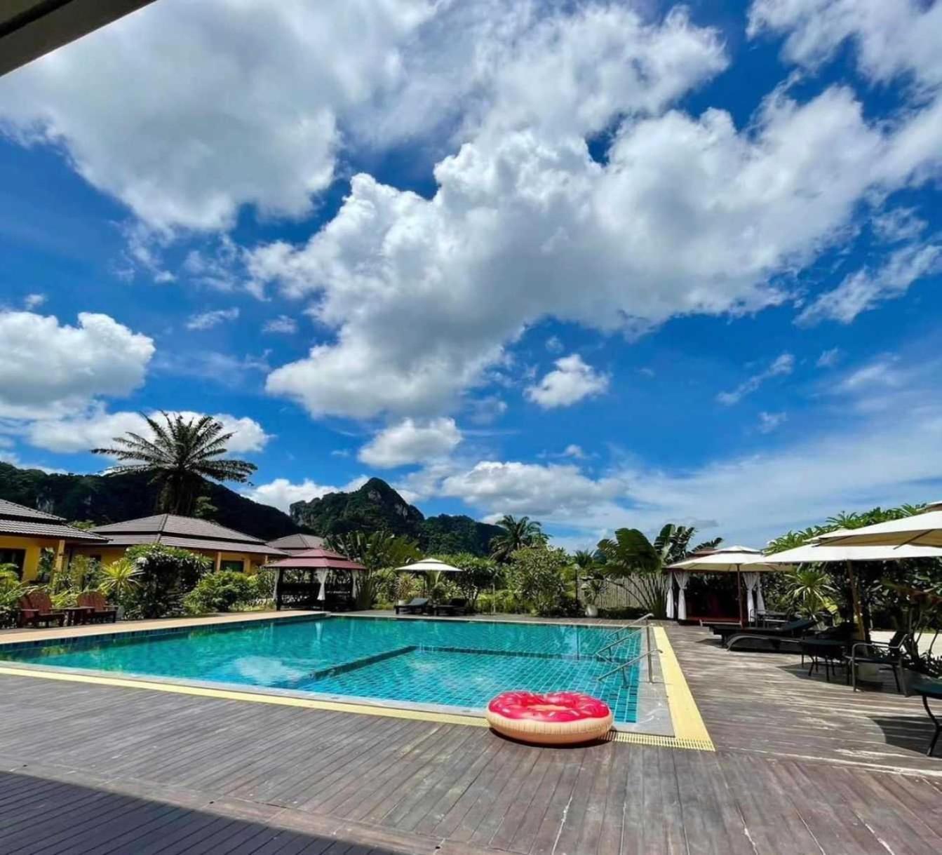 Capital O 75518 Baan Rose Resort Ao Luk Eksteriør billede